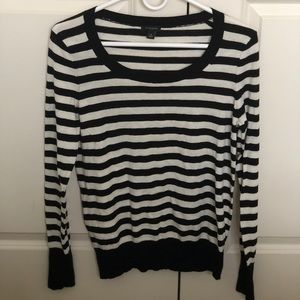 Ann Taylor B&W Stripped Sweater Medium
